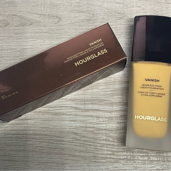 Hourglass Vanish Seamless Finish Liquid Foundation Amber - Picture 3 of 5